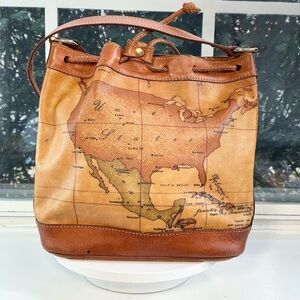 Vintage Alviero Martini Geo Bucket Bag – USA Map Front